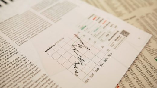 ilustrasi grafik kenaikan suku bunga deposito